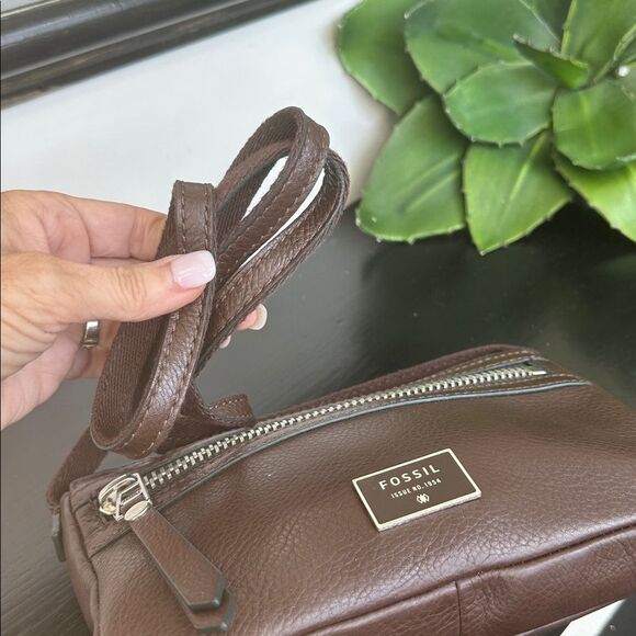 Fossil genuine leather like new crossbody shoulder purse brown - Picture 9 of 10